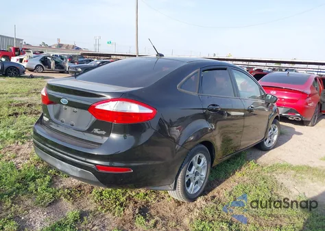 2014 Ford Fiesta Se z USA, uszkodzony, nr VIN 3FADP4BJXEM125415